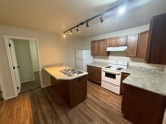 32 W Evergreen Dr Apt B